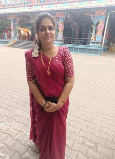 World of Tamil Girls - escort agency in Chennai Photo 1 of 5