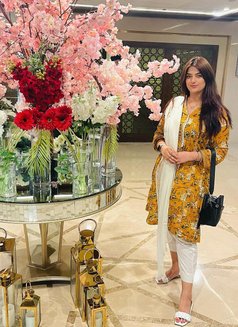 Would You Like to Hire a High Class Esco - puta in New Delhi Photo 2 of 3