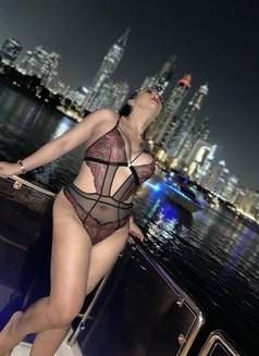 WOW EXPERIENCE SUCKING NONSTOP - Transsexual escort in Dubai Photo 2 of 14