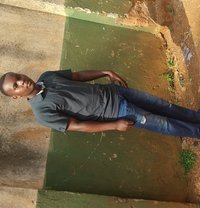 Wyclif - Acompañantes masculino in Kampala