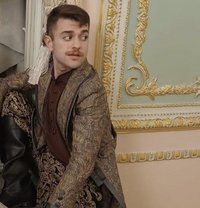 Klaus Mikaelson - Acompañantes masculino in İstanbul