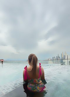 KYLAversatile69 - Transsexual escort in Singapore Photo 1 of 13