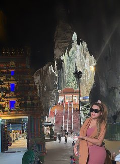 KYLAversatile69 - Transsexual escort in Singapore Photo 3 of 13