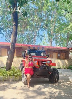 KYLAversatile69 - Transsexual escort in Singapore Photo 5 of 13