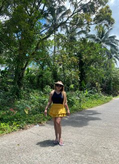 KYLAversatile69 - Transsexual escort in Singapore Photo 8 of 13