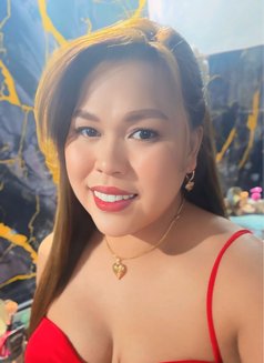 KYLAversatile69 - Transsexual escort in Singapore Photo 10 of 13