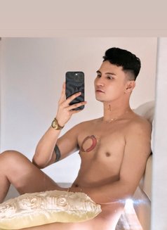 Xavier - Male escort in Bangkok Photo 2 of 3