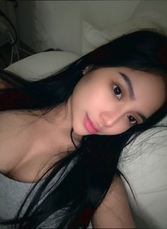 JEWEL PARK - escort in Manila Photo 1 of 7