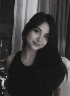JEWEL PARK - escort in Manila Photo 6 of 7