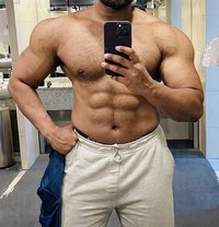 IzzeyDXB - Male escort in Dubai