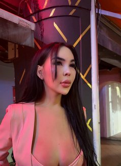 XIAN LEE - Transsexual escort in Singapore Photo 30 of 30