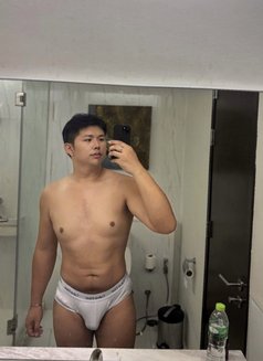 Xian - Male escort in Taipei Photo 2 of 6