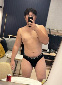 Xian - Male escort in Taipei Photo 5 of 6