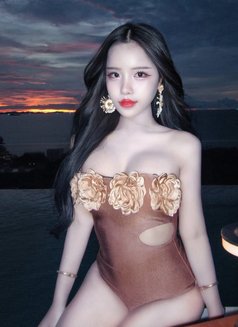 XingXing - escort in Taipei Photo 3 of 22