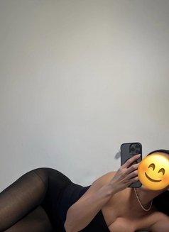 Xixi - puta in Guam Photo 2 of 2