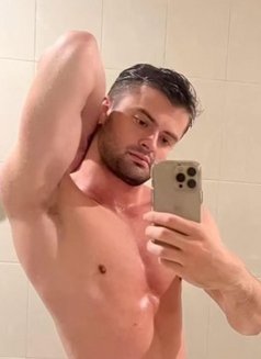 Xl Massage - masseur in Manila Photo 2 of 3