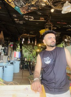 XL versatile Latino boi - Male escort in Mumbai Photo 10 of 10