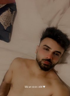 XL versatile Latino boi - Male escort agency in Mumbai Photo 13 of 16