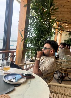 XL versatile Latino boi - Male escort agency in Mumbai Photo 15 of 16