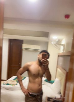 XL versatile Latino boi - Male escort agency in Mumbai Photo 17 of 19