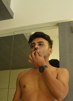 XLatino versatile Boi - Acompañantes masculino in Mumbai Photo 20 of 23