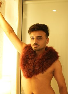 XLatino versatile Boi - Acompañantes masculino in Mumbai Photo 22 of 23