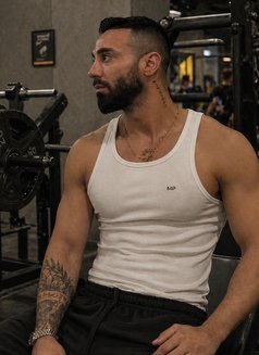 Xlkurdish - Acompañantes masculino in İstanbul Photo 3 of 3