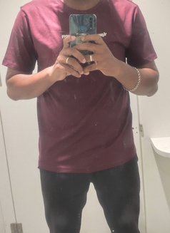 Xmad - Acompañantes masculino in Chennai Photo 1 of 2