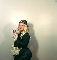 Xsan - escort in Kandy