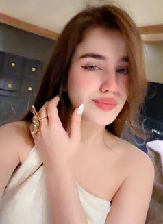 Xuan Hoa - puta in Abu Dhabi Photo 1 of 6