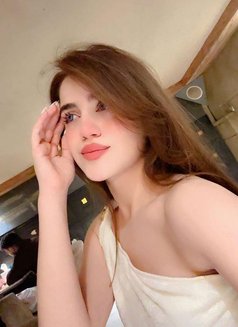 Xuan Hoa - puta in Abu Dhabi Photo 2 of 6