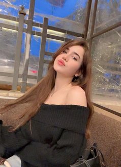 Xuan Hoa - puta in Abu Dhabi Photo 4 of 6