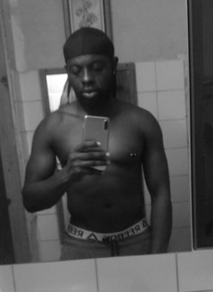 XVANIE - Male escort in Kingston Photo 8 of 9