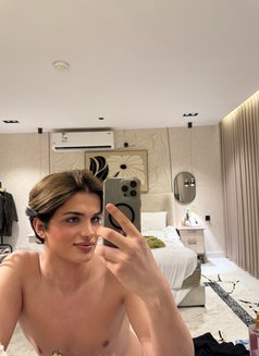 Xxl Ari̇s - Transsexual escort in Riyadh Photo 9 of 13