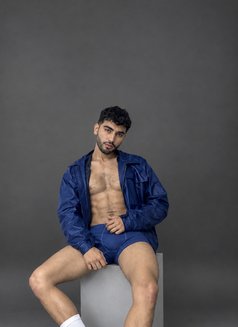HARD_TOPXL_POPERS - Male escort in İstanbul Photo 1 of 25