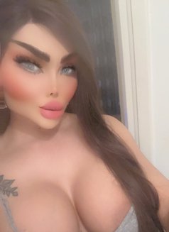 السمراء الوحيده باسطنبول XXL - Transsexual escort in İstanbul Photo 18 of 19