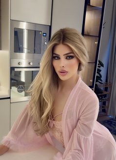 قمر xxl - Transsexual escort in Riyadh Photo 22 of 28
