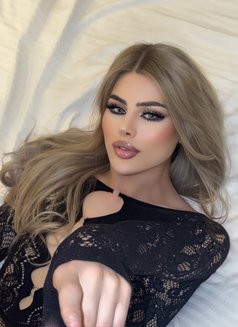 قمر xxl - Transsexual escort in Riyadh Photo 23 of 28