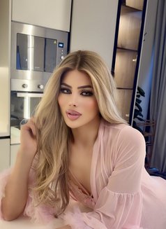 قمر xxl - Transsexual escort in Riyadh Photo 28 of 28