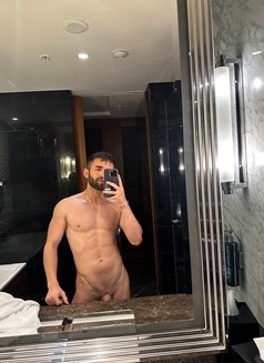 Xxlhugecock - Male escort in İstanbul Photo 10 of 12