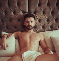 Xxlhugecock - Male escort in İstanbul