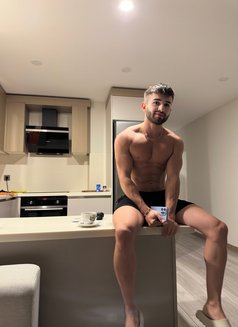 Xxlhugecocklike - Acompañantes masculino in İstanbul Photo 1 of 1