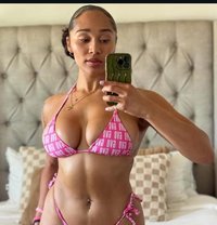 Xxlily - puta in Dubai