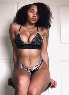 Xxlily - escort in Dubai Photo 4 of 4