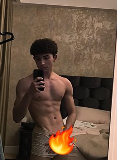 XXLDenizistanbul - Male escort in İstanbul Photo 12 of 15