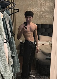 XXLDenizistanbul - Male escort in İstanbul Photo 14 of 15