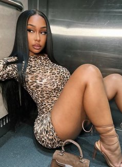 EVELYN, HOT QUEEN - escort in Chandigarh Photo 2 of 3