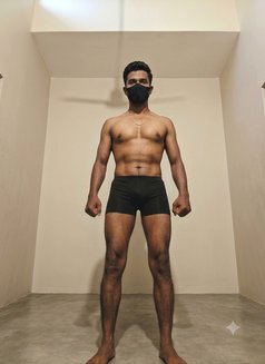 XY - XX - Intérprete masculino de adultos in New Delhi Photo 6 of 10