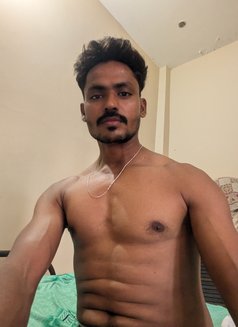 XY - XX - Intérprete masculino de adultos in New Delhi Photo 10 of 10