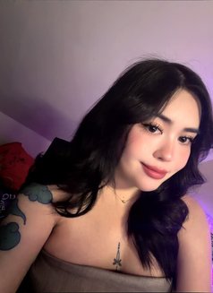 Xylo - Transsexual escort in Manila Photo 5 of 20